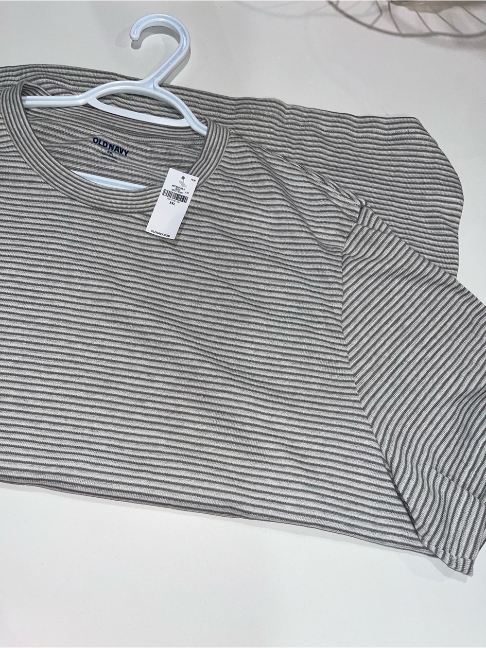 Old Navy Men’s Gray and White Stripe Short Sleeve Tee